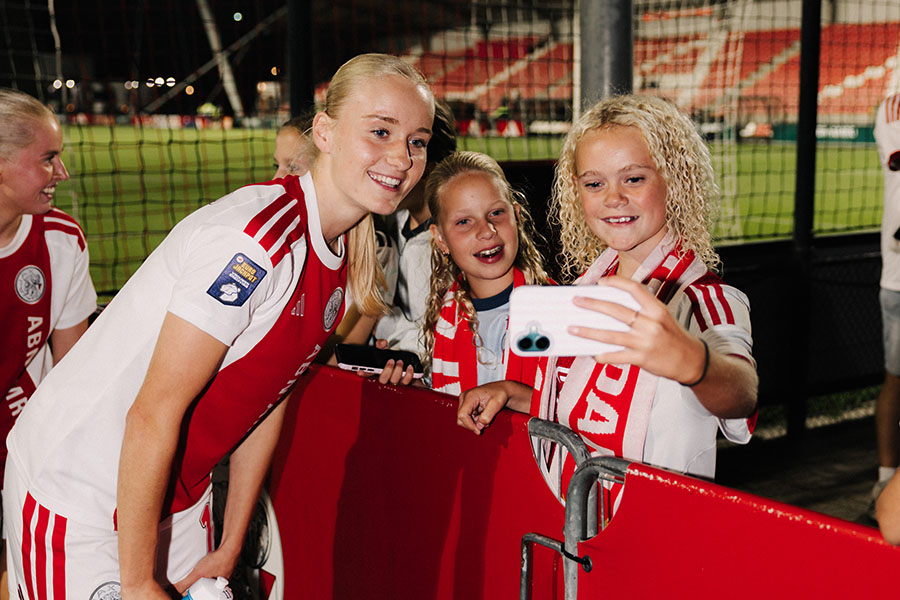 Eindajaxvrouwen7
