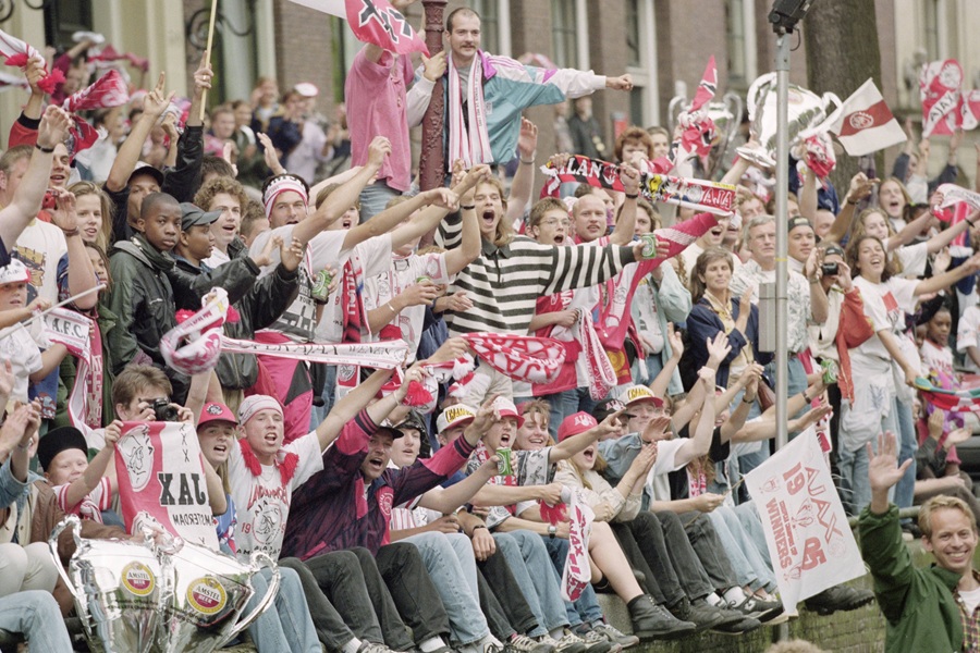 Huldiging25