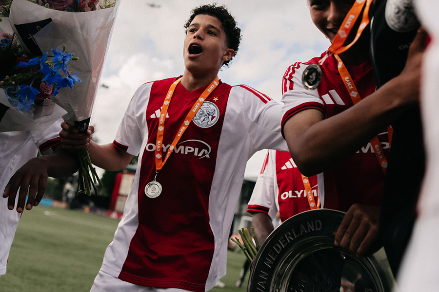 O15 Kampioen 9