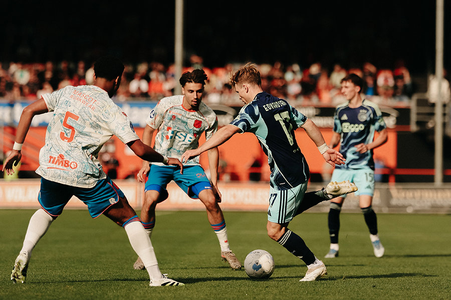 Edvardsen Aan De Bal