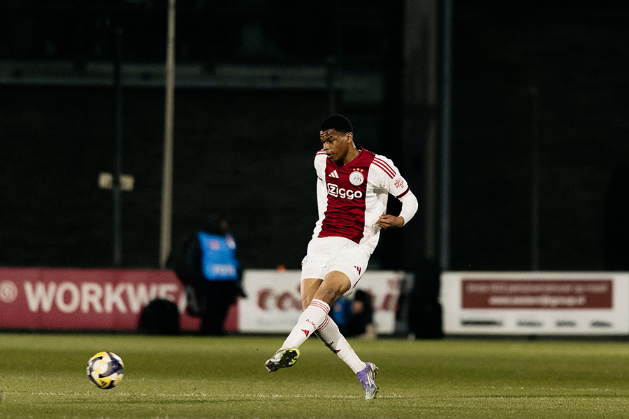 Jong Ajax Almere 10