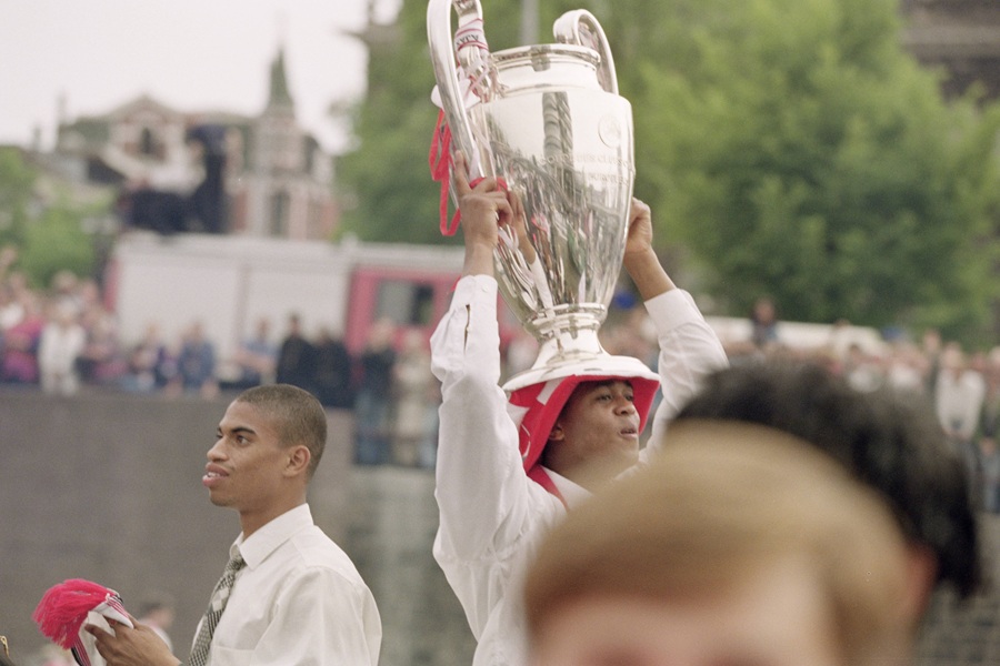Huldiging24