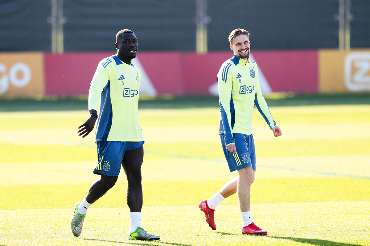Training Ajax Frankfurt Brobbey Taylor