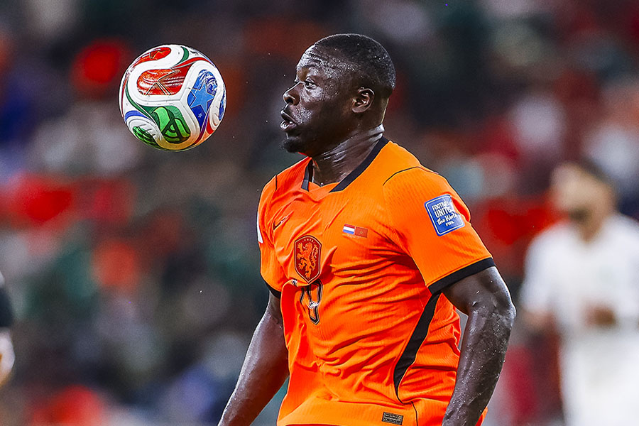 Oranje Brobbey 900 NLB 204748209