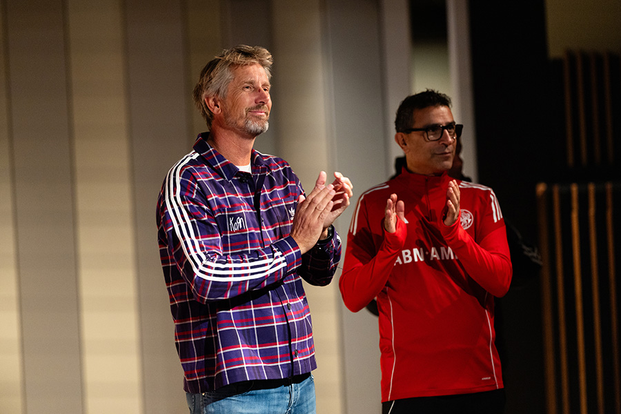 Ajax Foundation 900 6