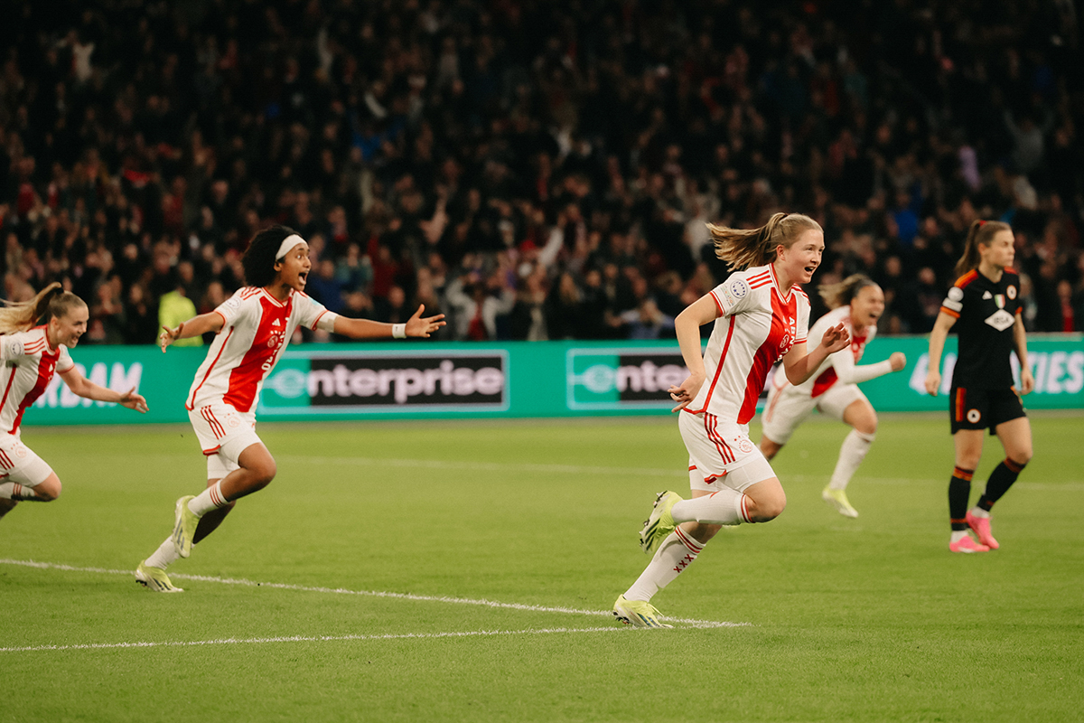 Jonna Van De Velde100 13