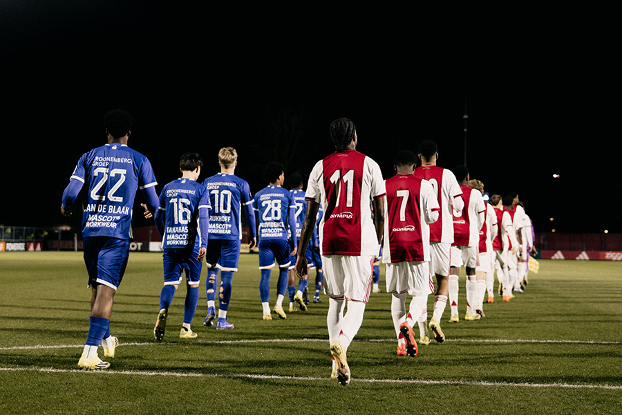 Jong Ajax Almere 4