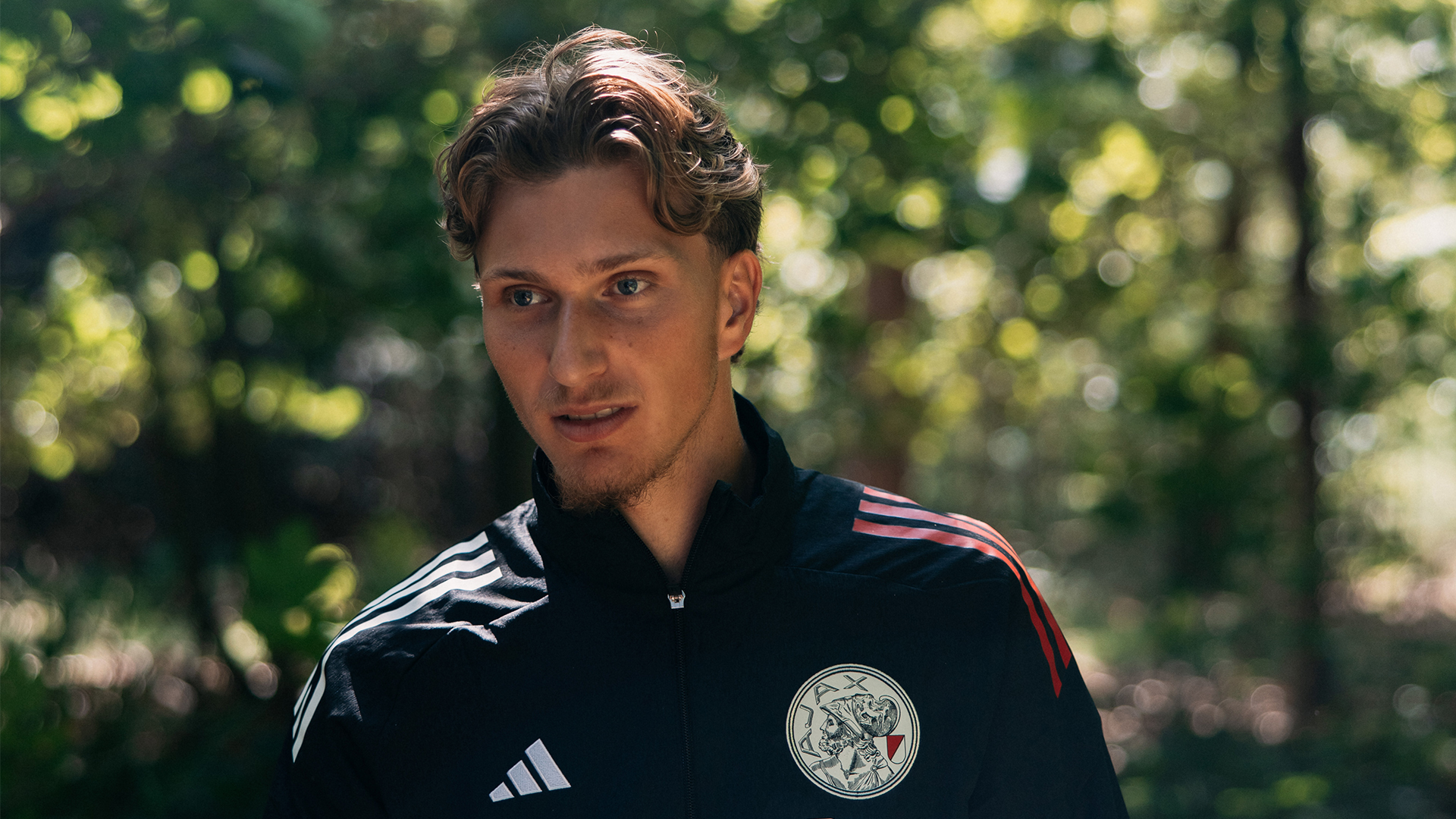 Mika Godts gelukkig bij Ajax: 'Voel me thuis in Amsterdam'