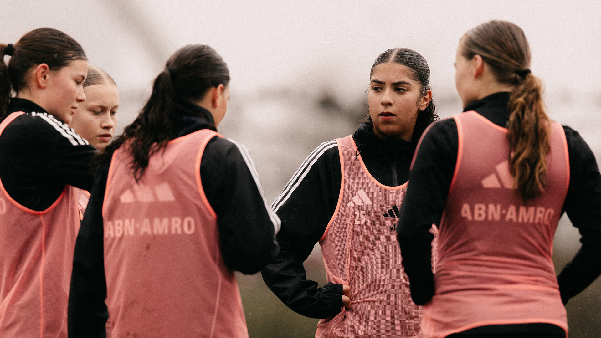 Training Ajax Vrouwen 1920