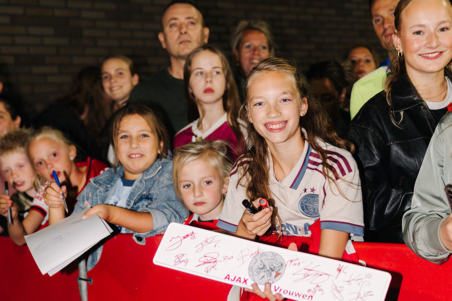 Eindajaxvrouwen4