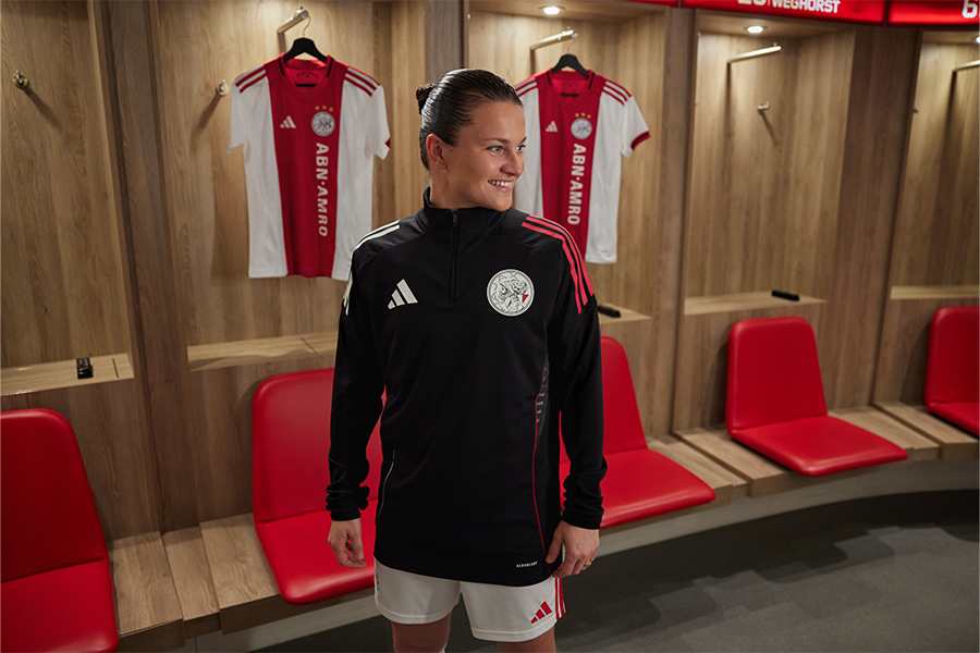 AJAX Kit 25 26 Home Ajax 0000S 0001 Adidas Ajax Home Trainingwear Highres (1)