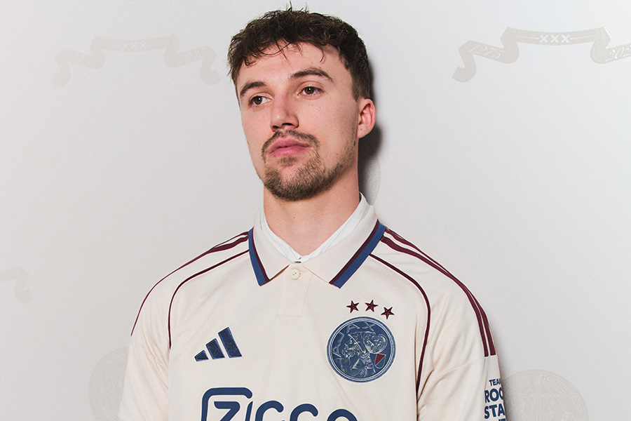 Derde Shirt Regeer 900