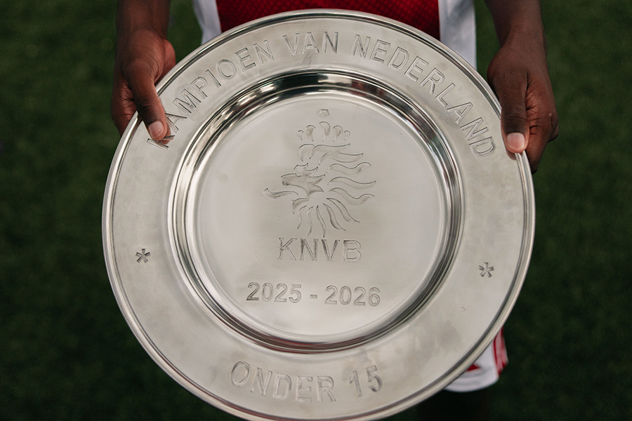O15 Kampioen 13