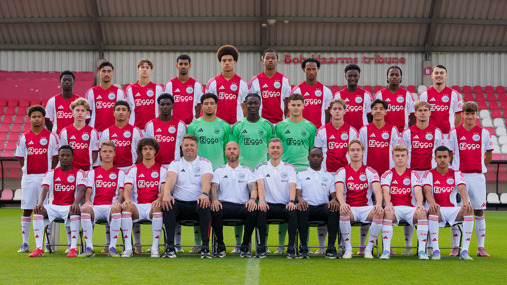 Jongajaxelftalfoto2526