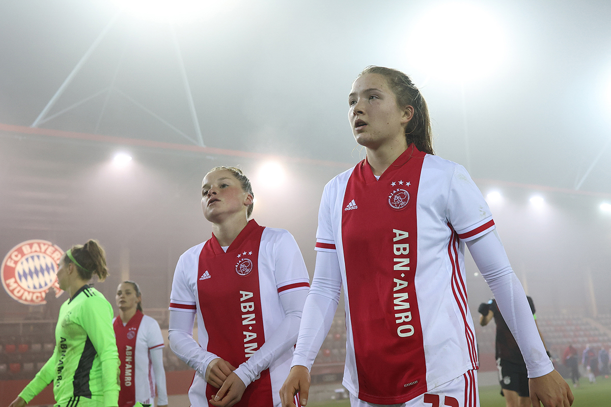 Jonna Van De Velde100 19