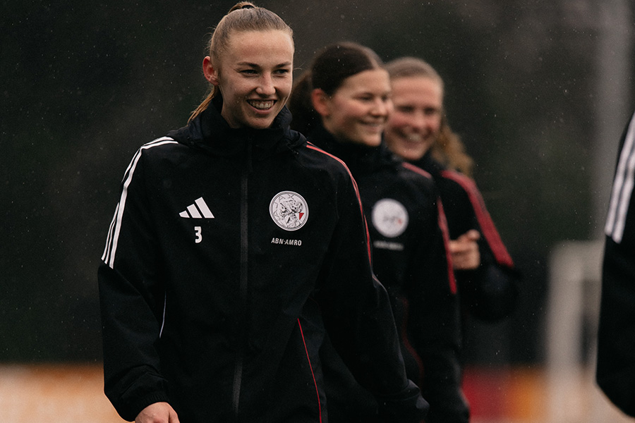 Training Ajax Vrouwen 14