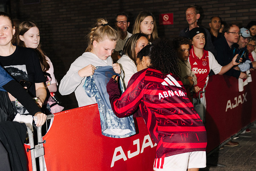 Eindajaxvrouwen6