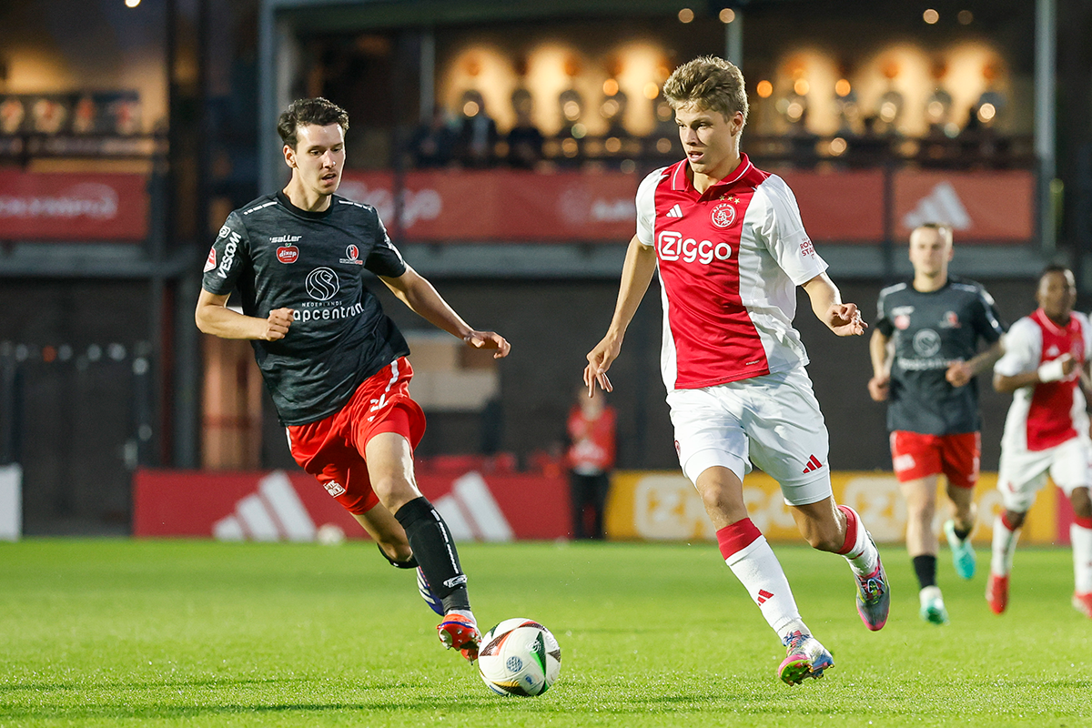 Jong Ajax Helmond Sport 3