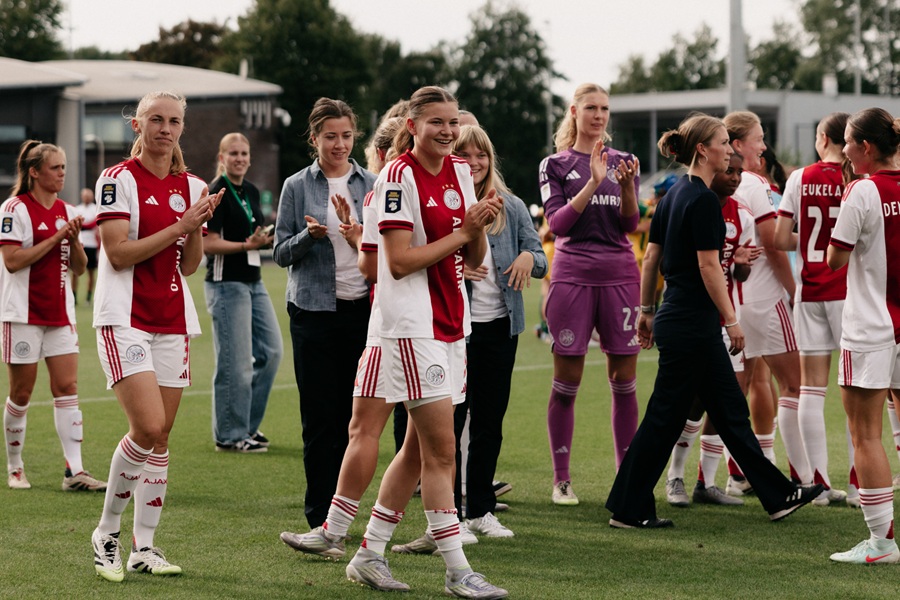 Ajaxvrouwen (5)