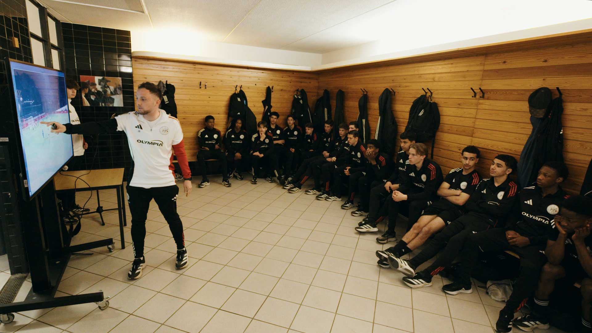 All access bij Ajax O17