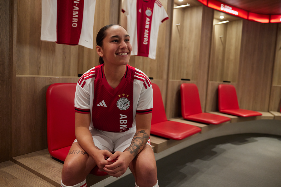 AJAX Kit 25 26 Home Ajax 0000S 0005 Adidas Ajax Home Matchwear Highres (29)