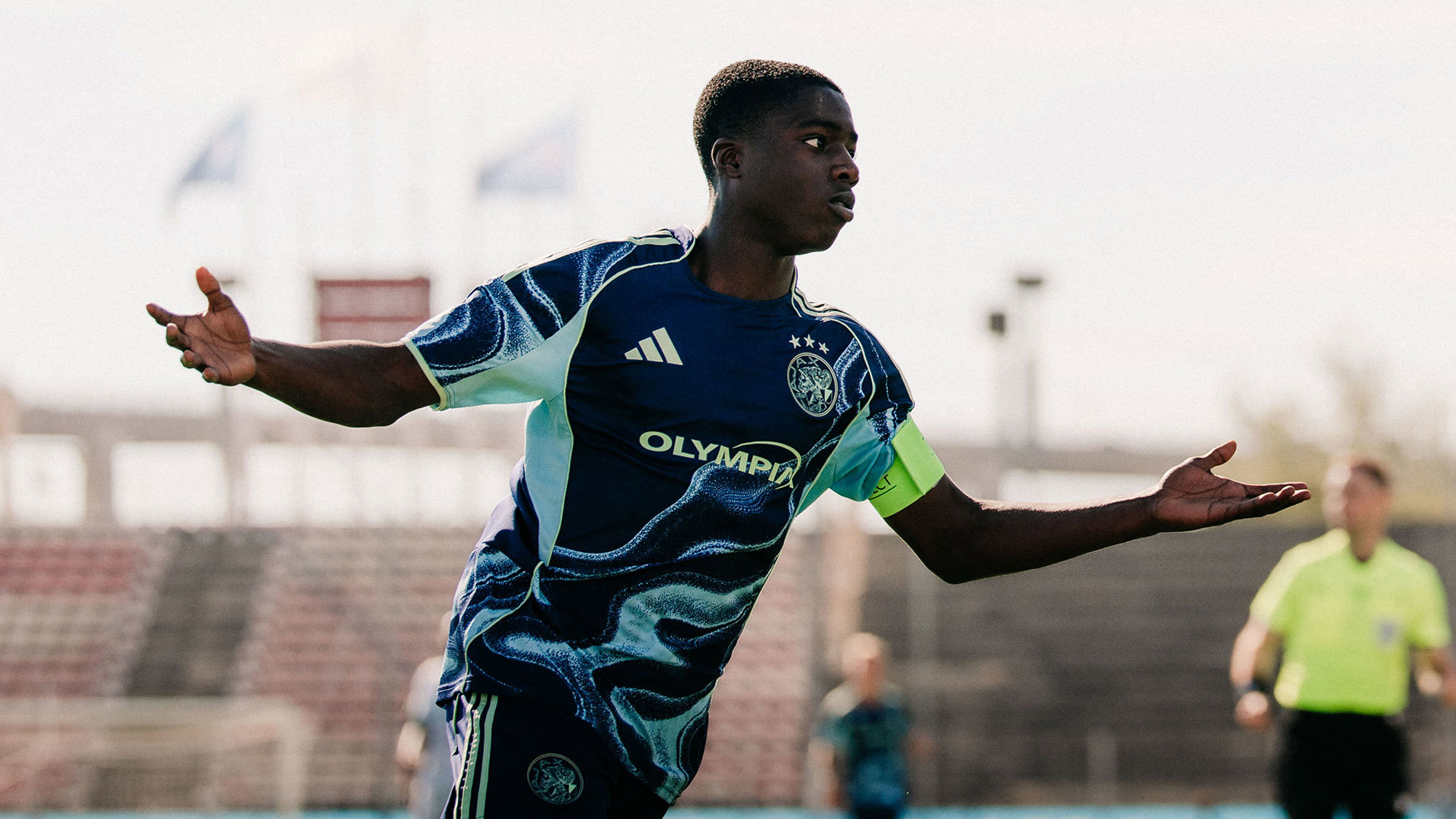 Ajax O19 UYL Nash 1920