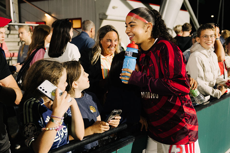 Eindajaxvrouwen8