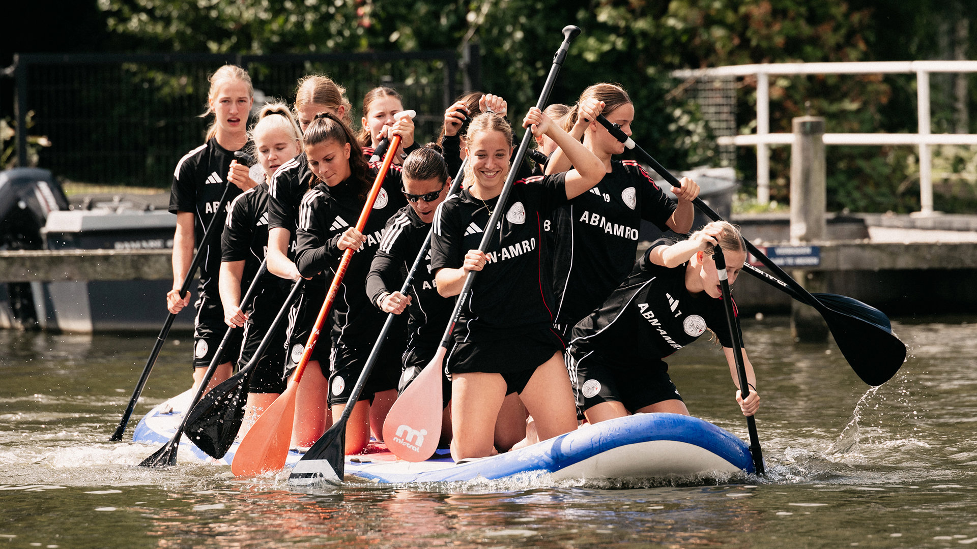 Ajaxvrouwenfriesland1920