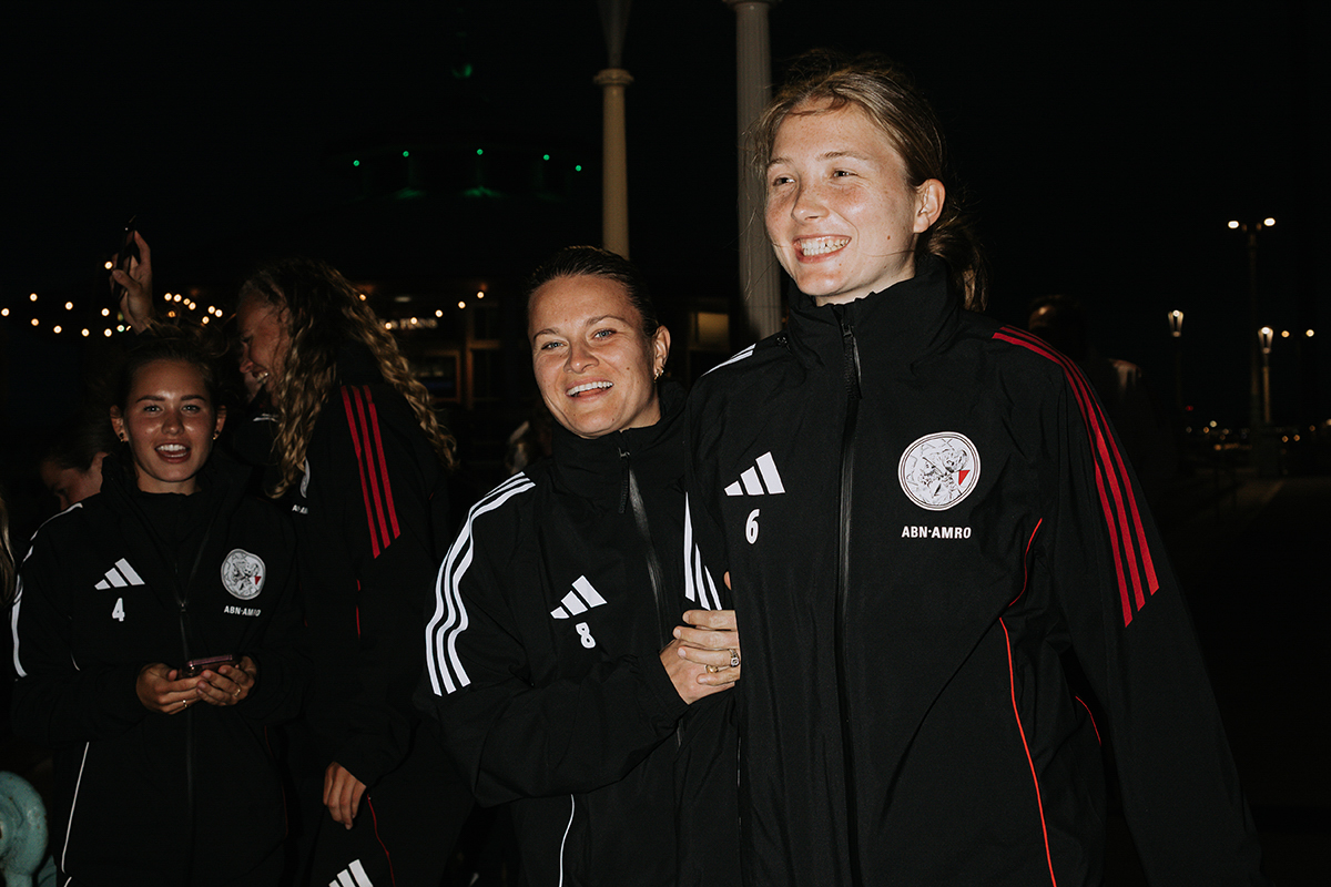 Jonna Van De Velde100 03