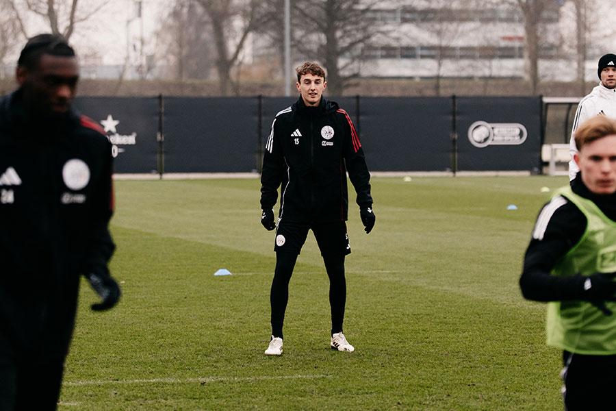 Training Ajax 1 4 900