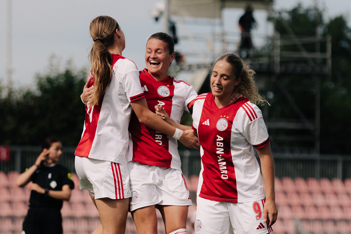 Ajax Vrouwen ADO 7