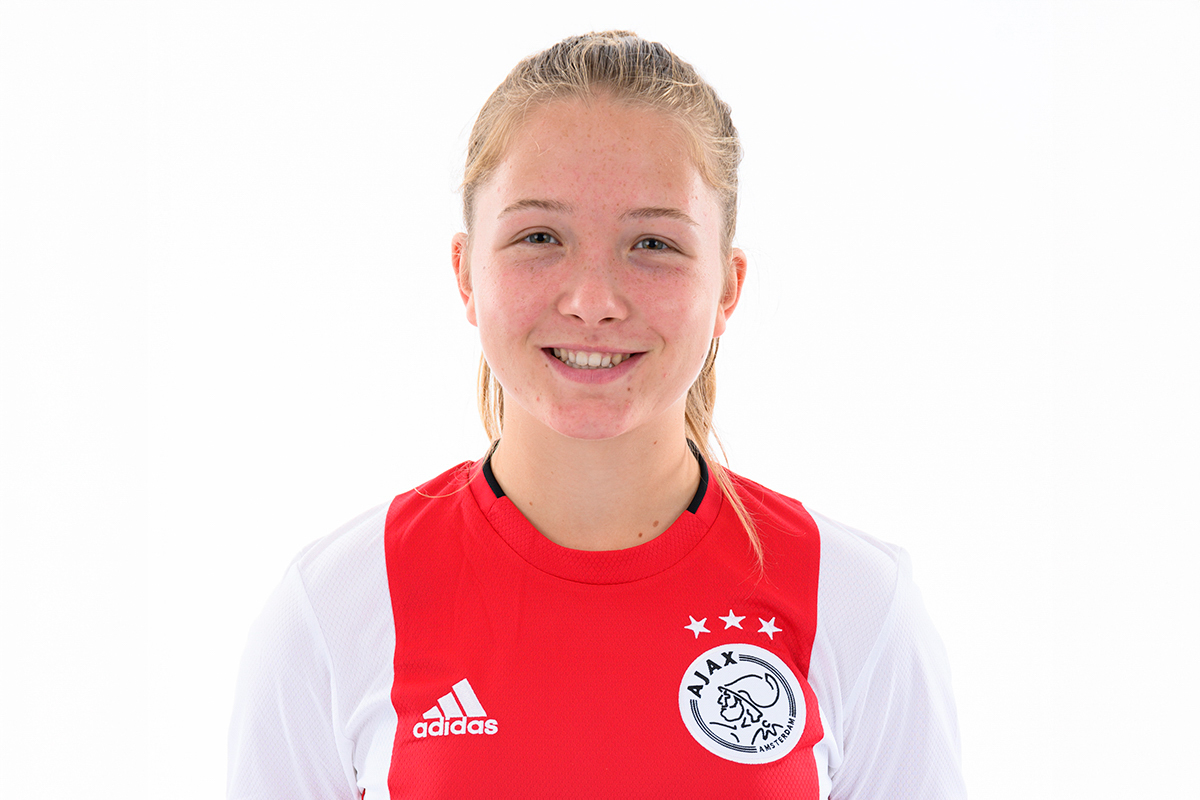 Jonna Van De Velde100 23