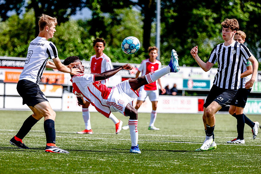 Ajax ISR 11