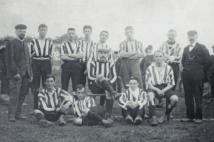 Ajax Vroeg Oude Tenue 900