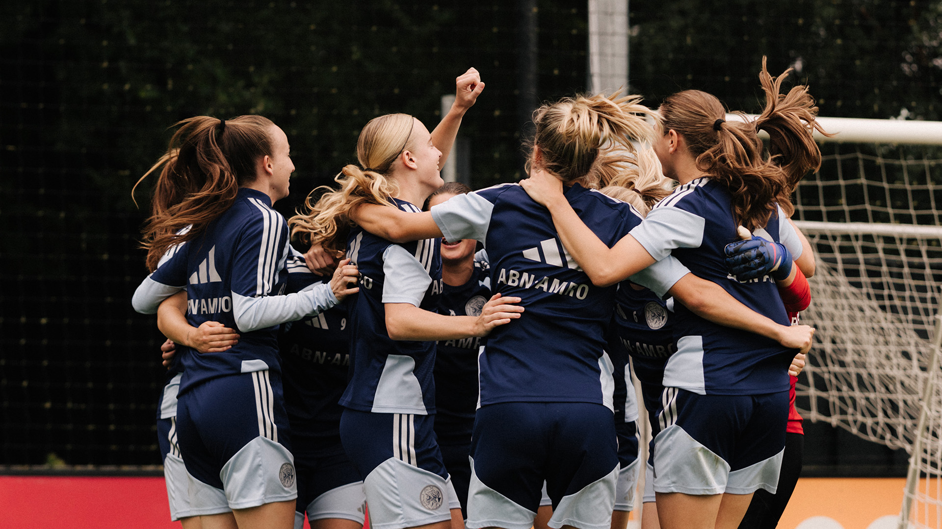 Ajax Vrouwen voltooien voorbereiding op duel met WFC Aktobe