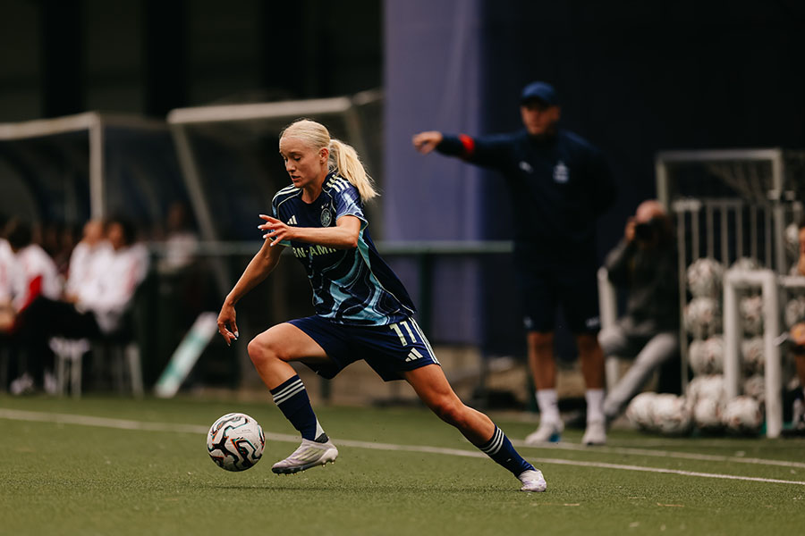 Ajax Vrouwen Leuven 3