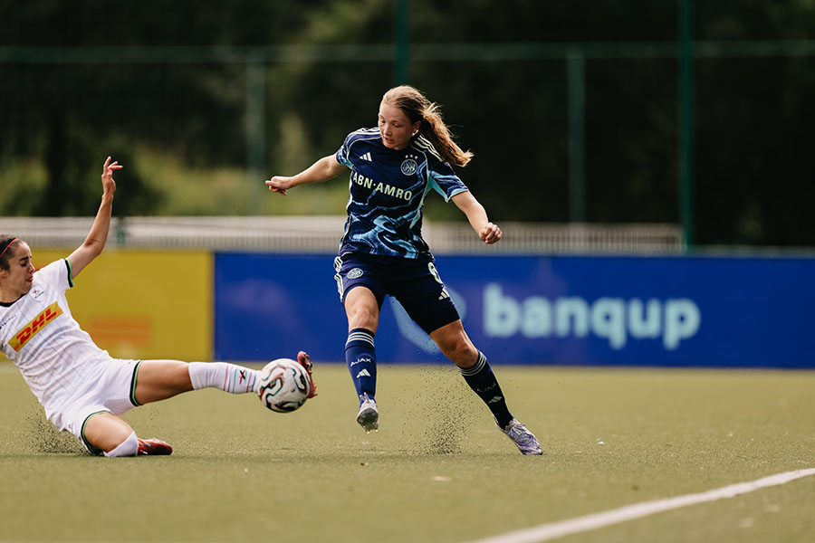 Ajax Vrouwen Leuven 7