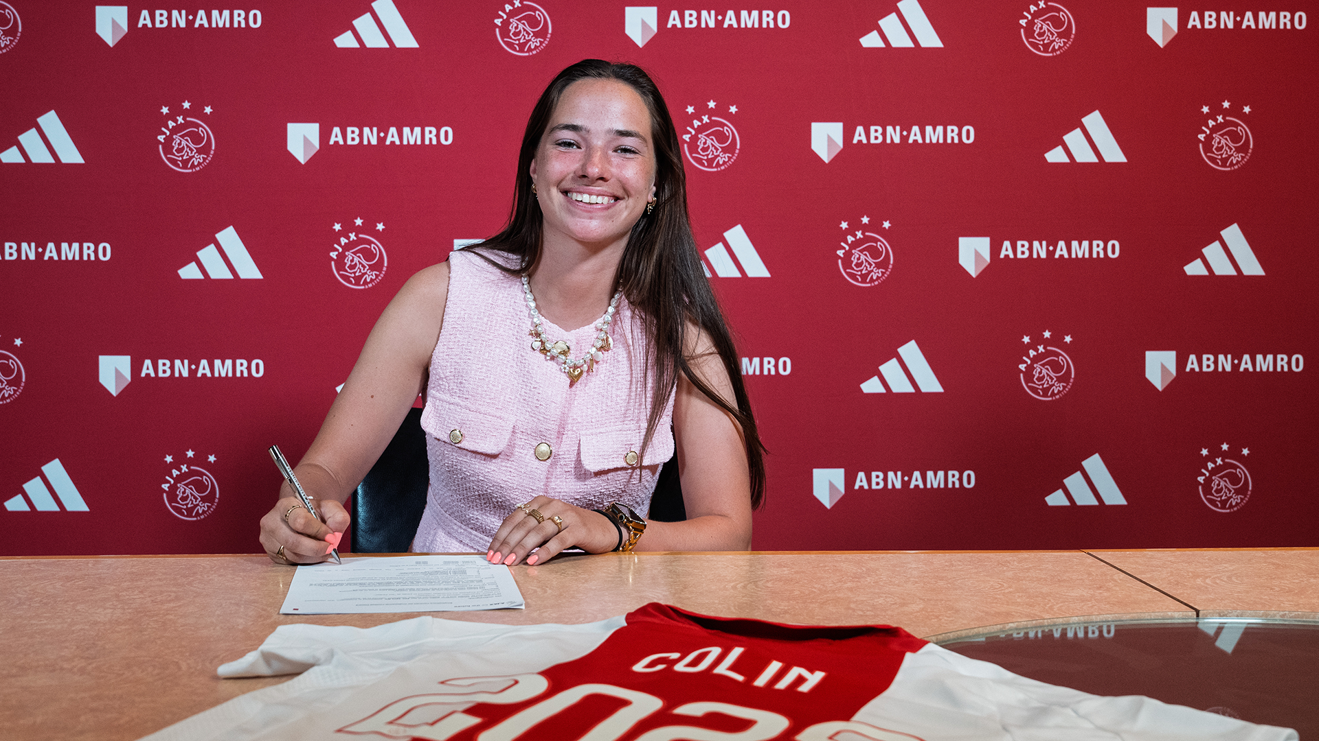 Contract Isa Colin Header