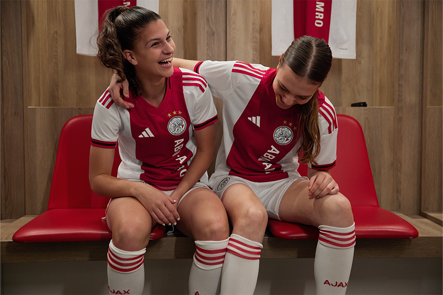 AJAX Kit 25 26 Home Ajax 0000S 0004 Adidas Ajax Home Matchwear Highres (32)