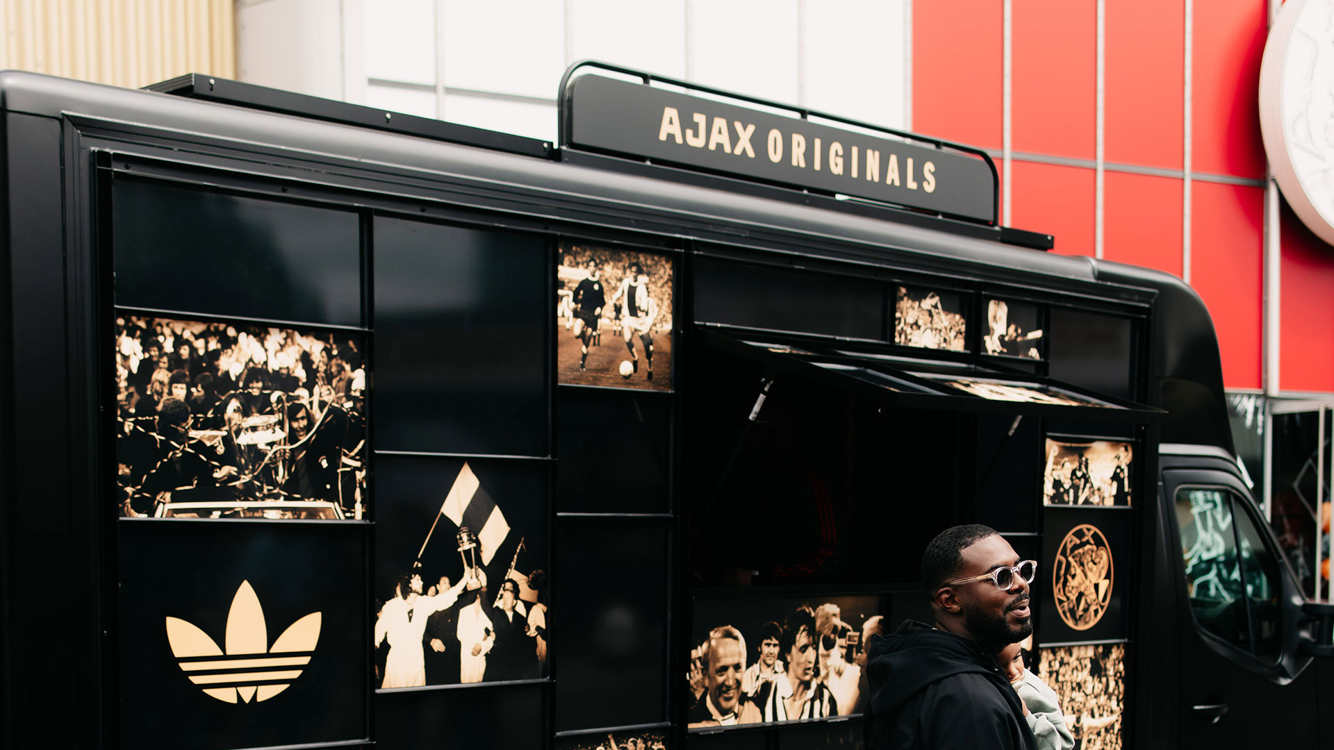 Header Bus Ajax