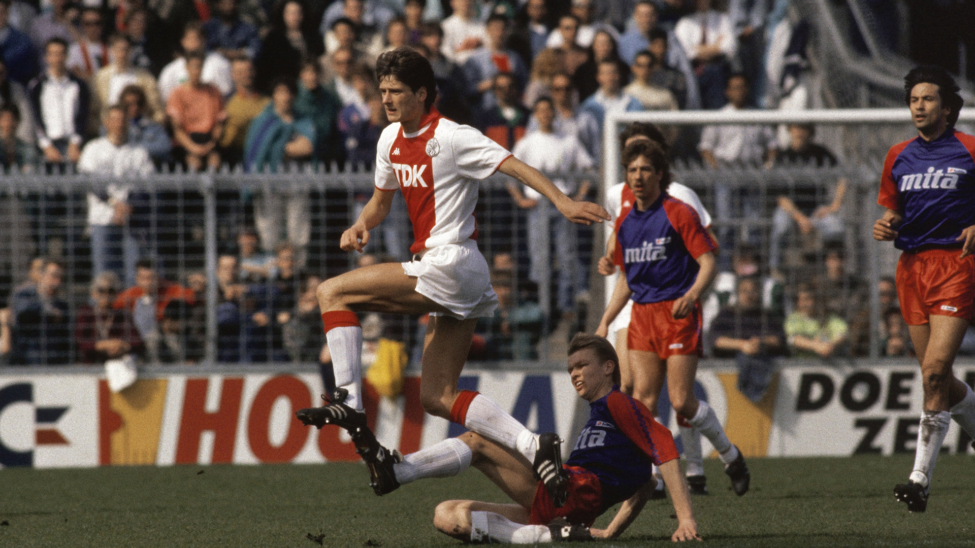Wim Jonk Liggend