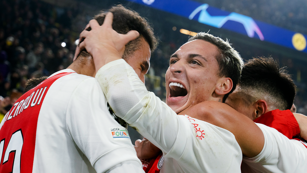 SITE Thumb CL Groups Stage