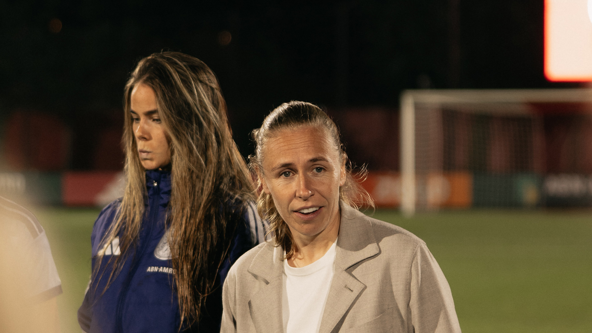 Ajax Vrouwen-trainer Anouk Bruil: 'Dit is wel lekker hoor'